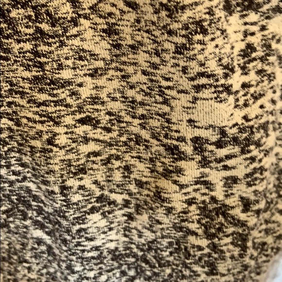 Lululemon top! - Picture 3 of 5